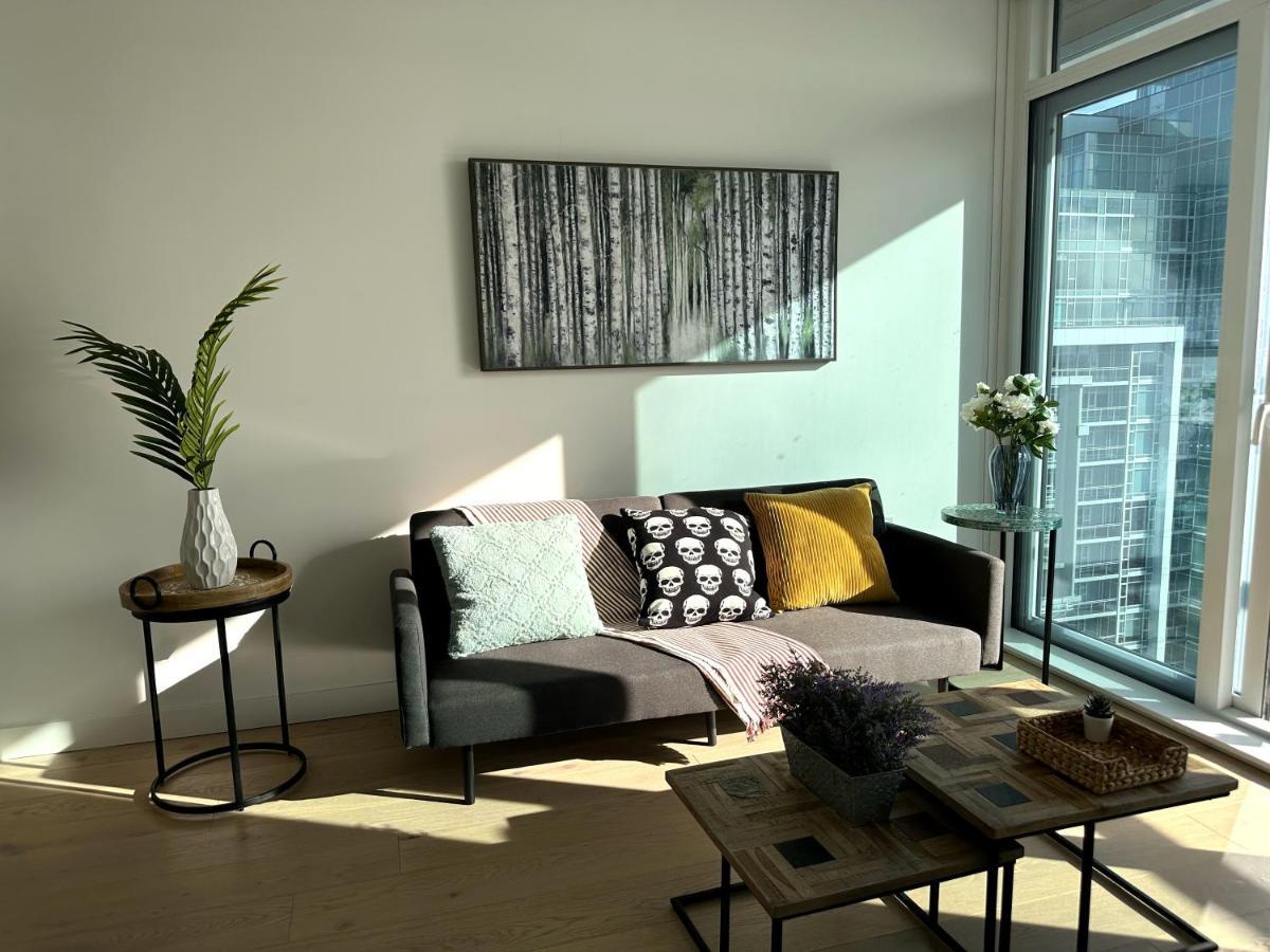 Metro Central Incredible Stylish & Cozy Burnaby Exterior foto